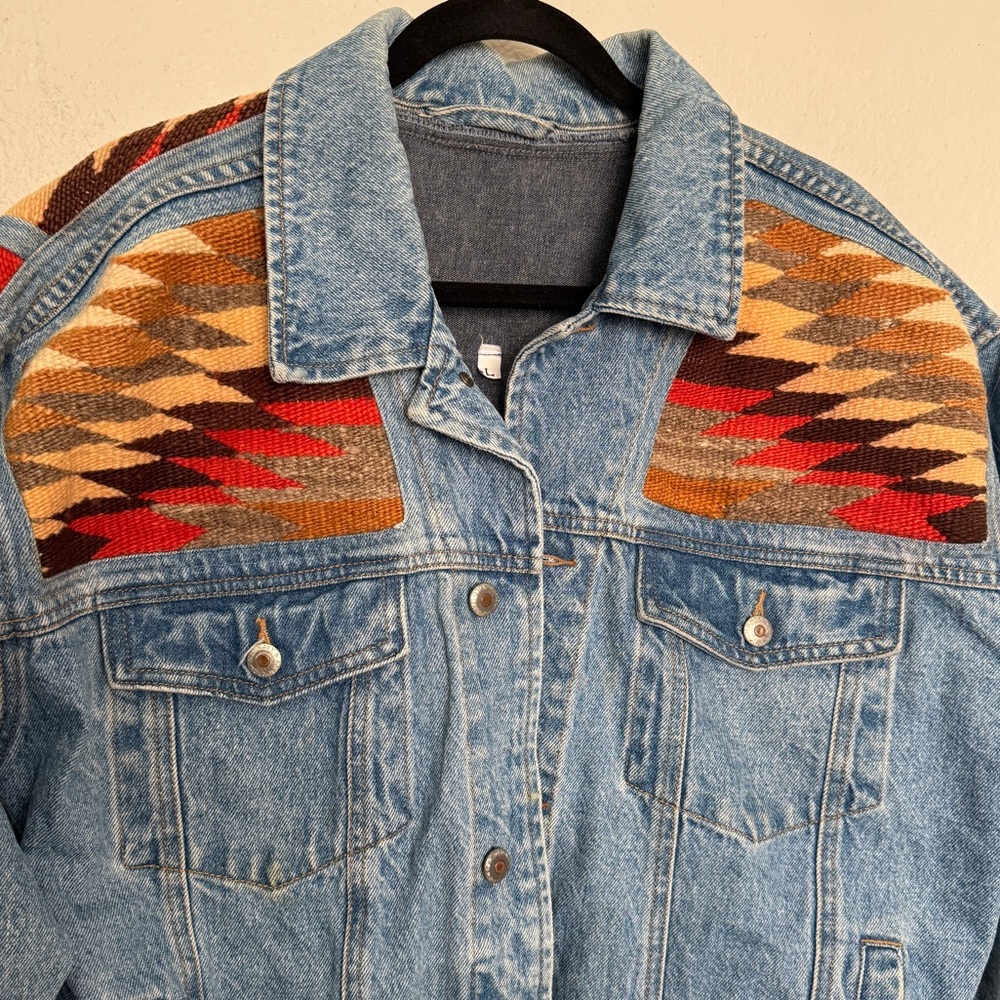 Vintage 90s Denim Jean Trucker Jacket with Western Aztec Tribal Design - Picture 5 of 12